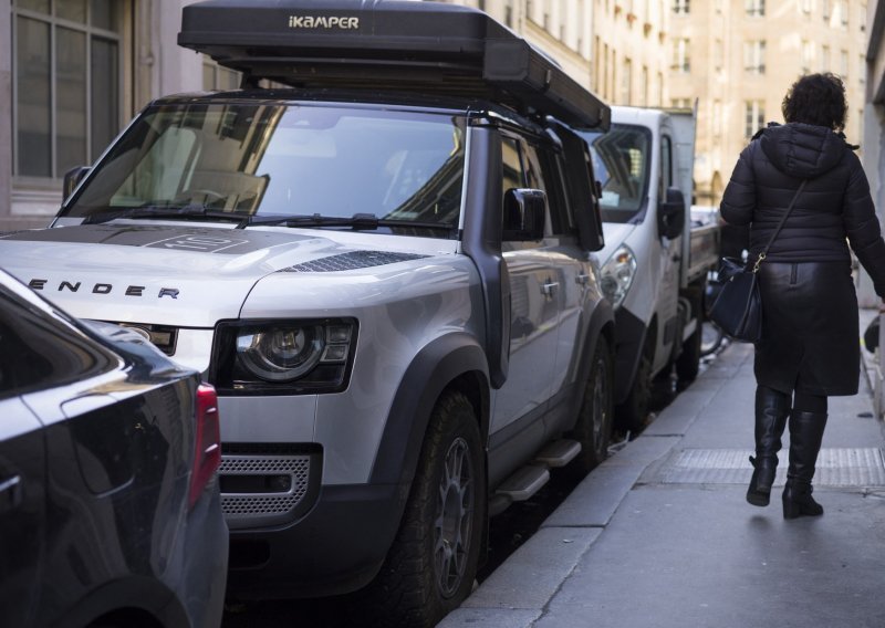 Parižani izglasali utrostručenje cijena parkinga za terence