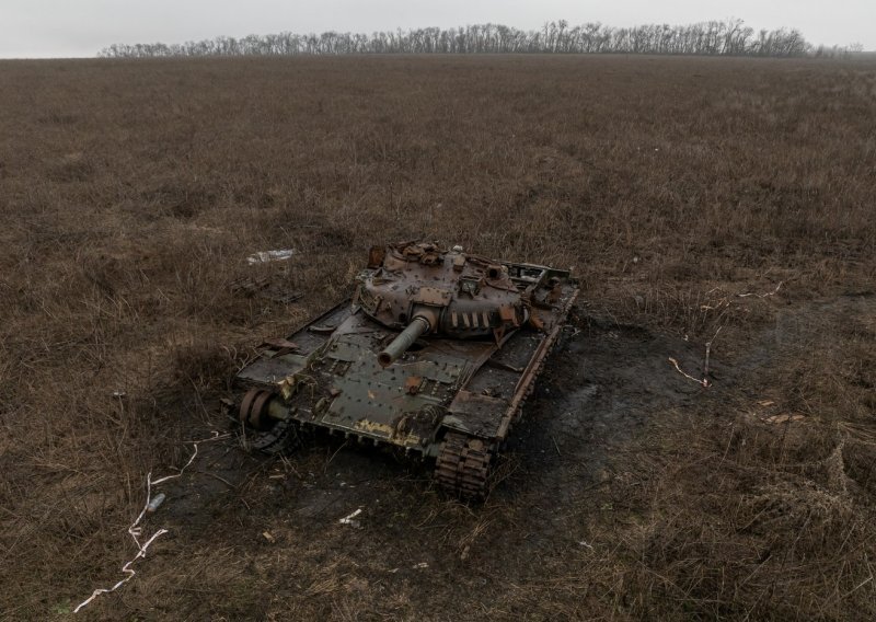 Rusija izgubila 3000 tenkova u Ukrajini, oslanja se na stare zalihe