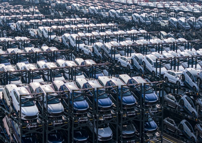Tisuće Audija i Porschea zapelo u lukama zbog sumnjivih kineskih dijelova