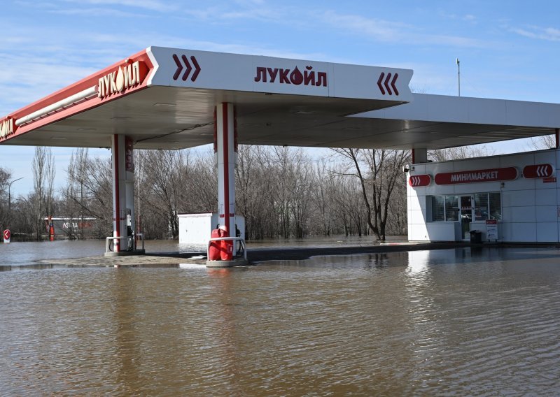Golema poplava u dijelovima Urala i Sibira: Ljudima naređena hitna evakuacija