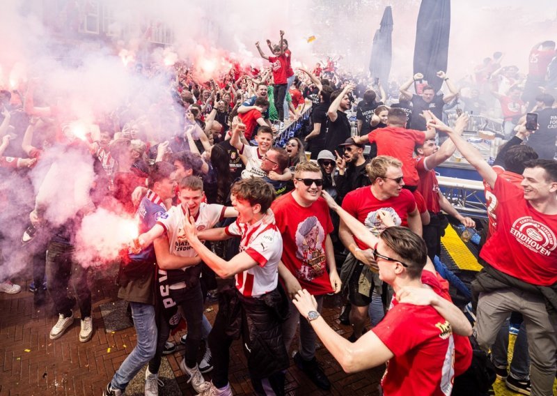 Pogledajte kako je PSV proslavio naslov prvaka, prvi nakon 16 godina