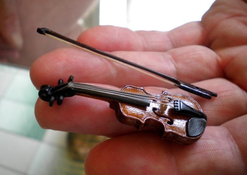Hrvat izradio najmanju violinu na svijetu koja svira