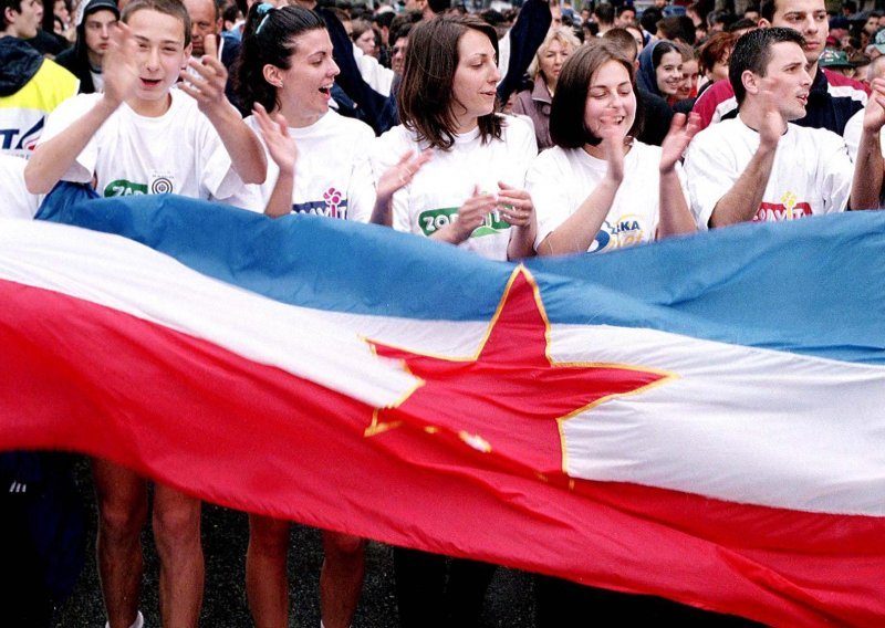 'Slučajno' na balkon stavio jugoslavensku zastavu