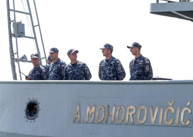 Posada broda 'Andrija Mohorovičić' spasila 305 izbjeglica