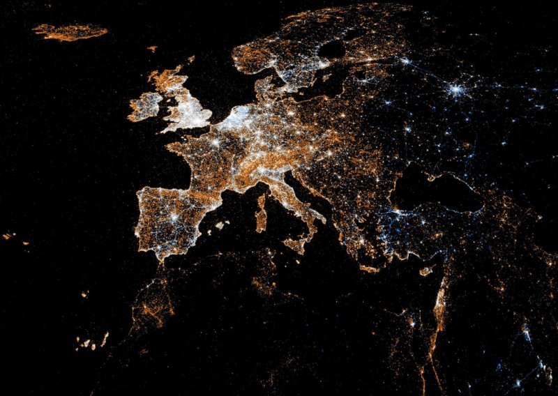 Svjetla internetskih servisa širom svijeta