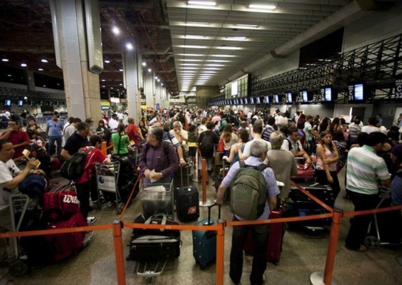 Na aerodromima u 2012. izgubljeno 26 milijuna kofera