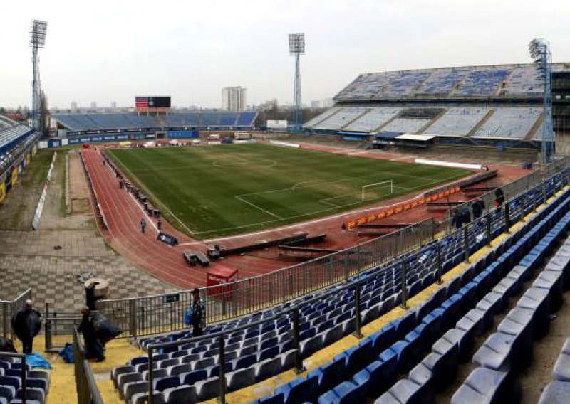 Dinamov stadion ostaje ruglo, HNS-ov kamp će se graditi?