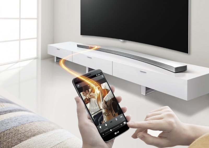 LG-jev zakrivljeni zvučnik idealan je za liniju zakrivljenih televizora