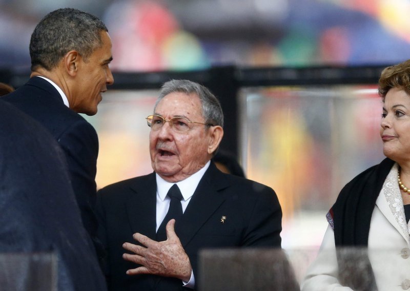Rukovali se Castro i Obama!