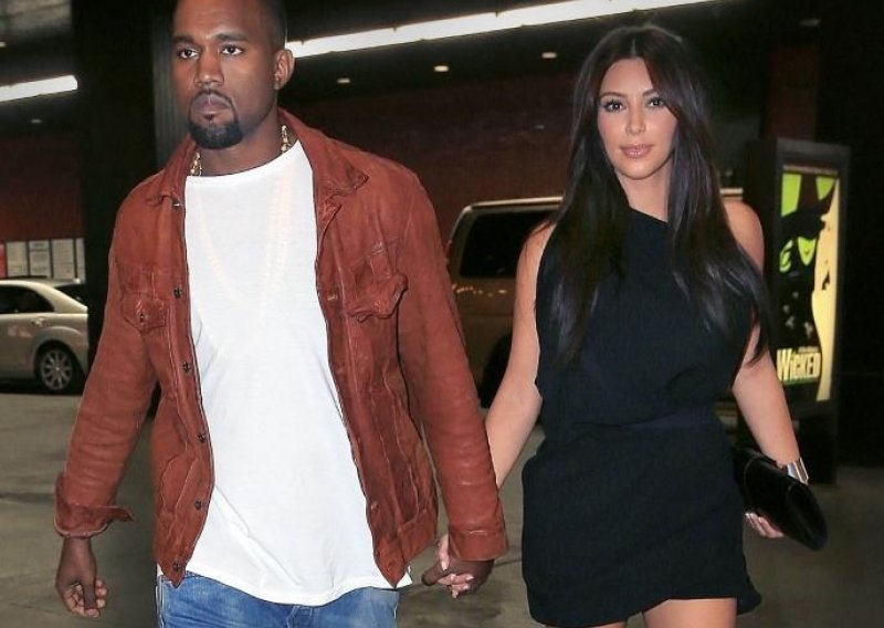 Je li moguće da se Kanye West srami Kim Kardashian?