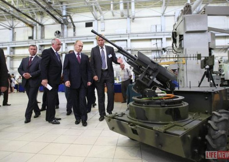 Putin razmješta borbene robote na granice