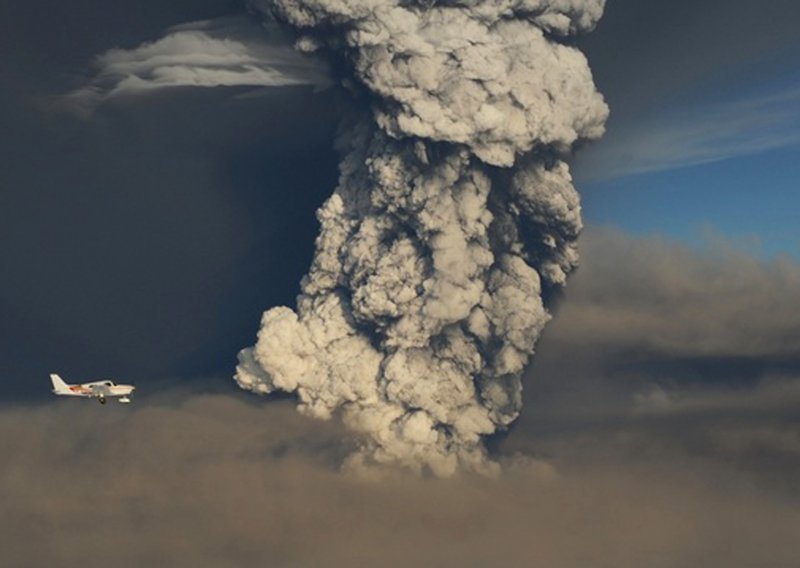 Vulkanski oblak paralizirao britanski zračni promet
