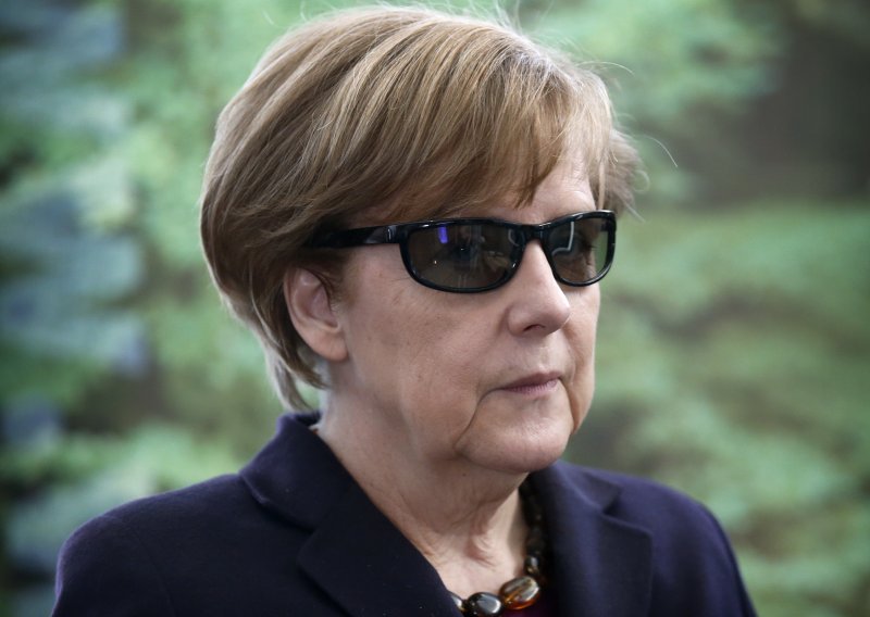 Dok Ukrajina gori, Merkel uživa u Pompejima