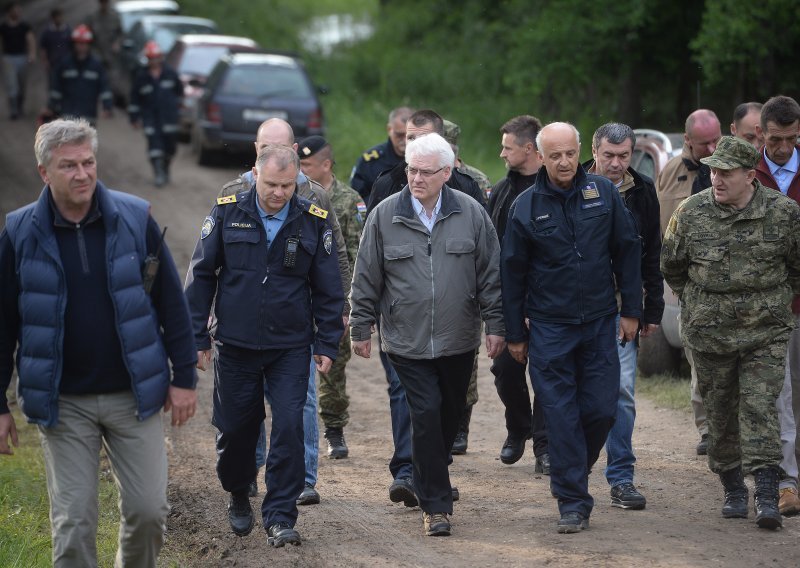 Josipović: Ne treba stvarati paniku