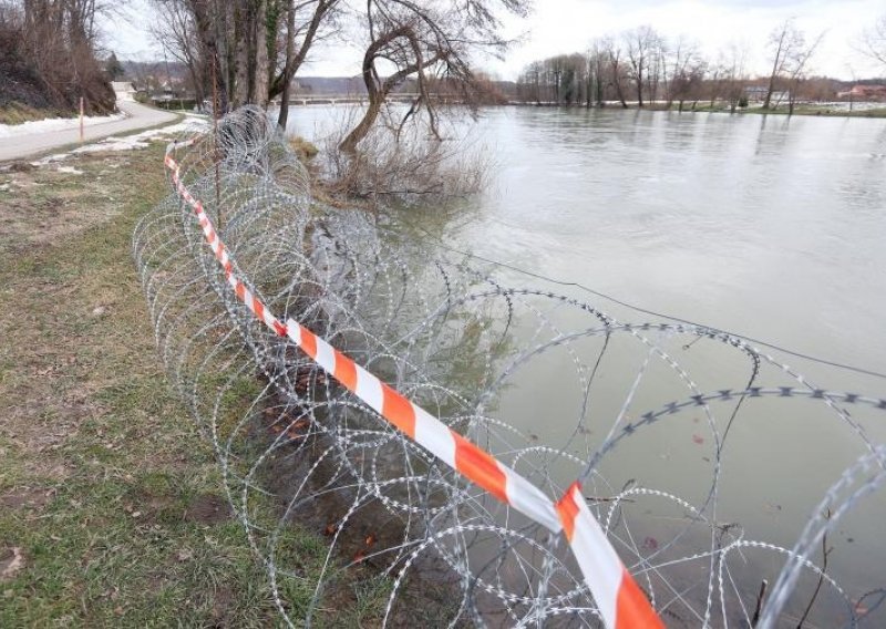 Slovenija postavlja srpsku žicu na granici s Hrvatskom
