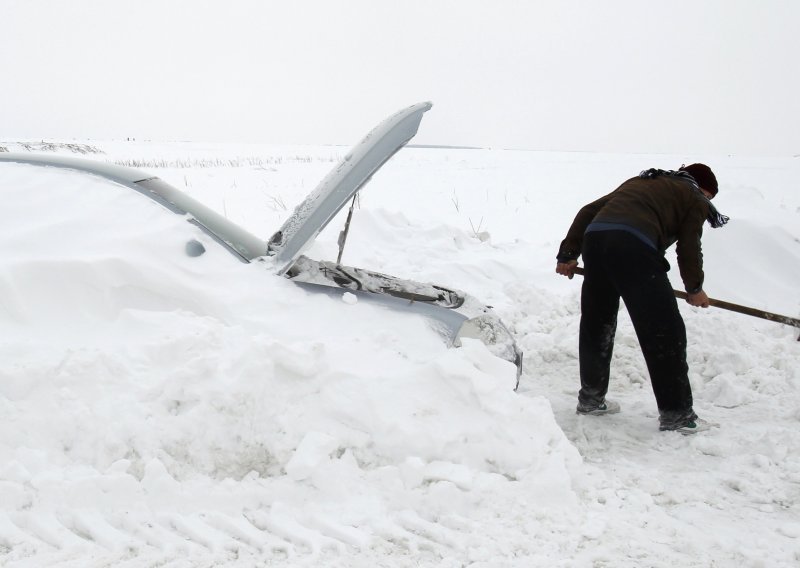 Izvanredno stanje i troje smrznutih u Srbiji