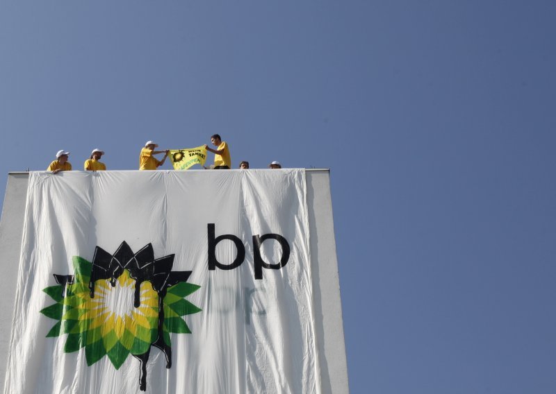 Greenpeace zatvorio BP postaje u Londonu