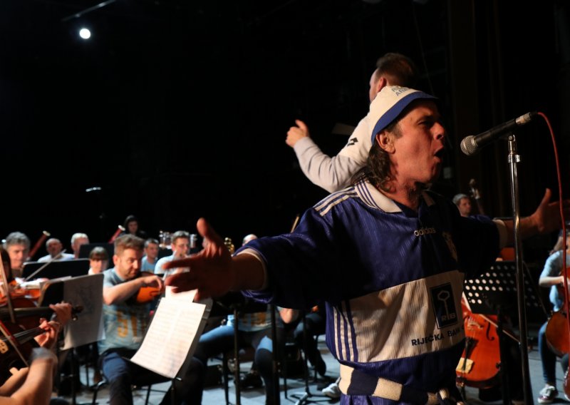Nabrijavanje pred tekmu: Evo kako legendarni Prlja i riječki simfonijski orkestar slave prvaka