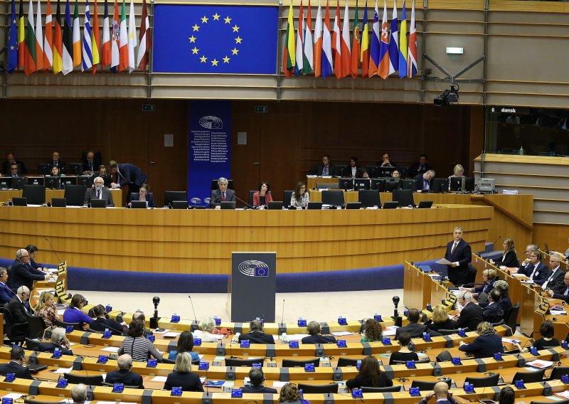 Čelnici EU-a nastavljaju summit, nema pomaka u pregovorima o Brexitu