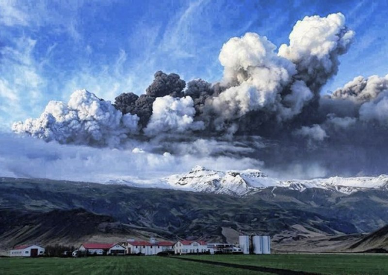 Snažne erupcije vulkana u Gvatemali i Ekvadoru