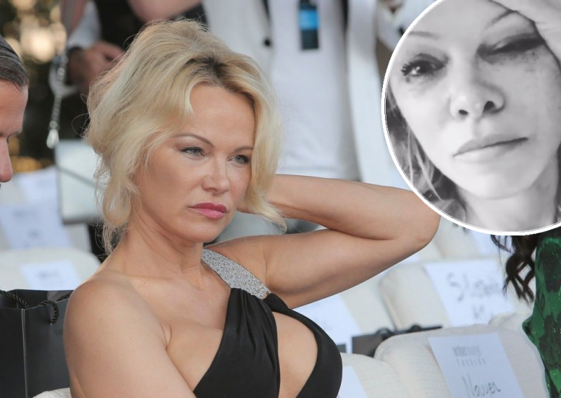 Gola Pamela Anderson jecajući se oprostila od osnivača Playboya
