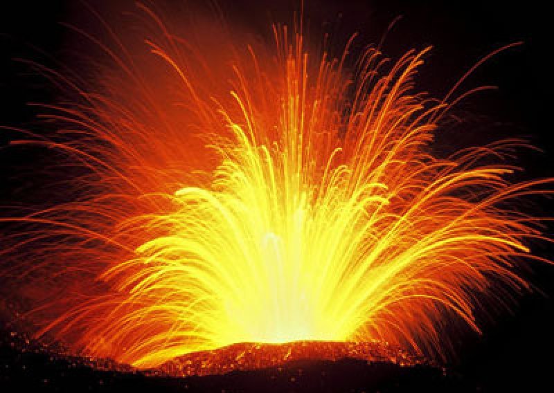Curi lava vulkana Etna!