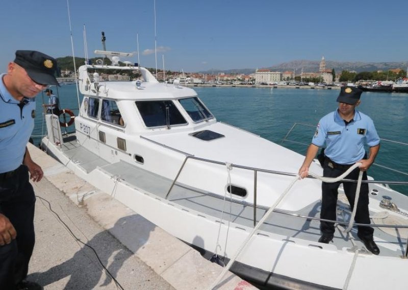Hrvatski policajci isplovili za Grčku