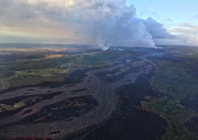 Užareni 'projektili' iz vulkana Kilauea pogodili brod i ozlijedili 23 ljudi