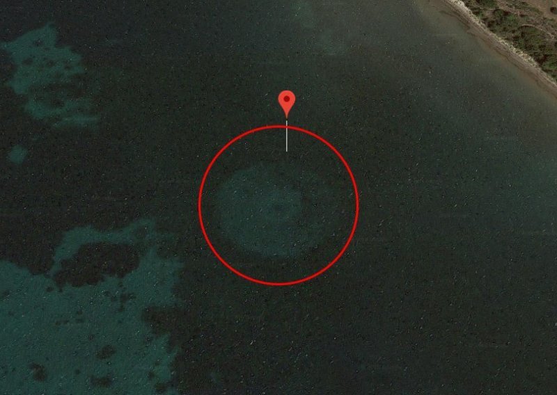 [VIDEO] Google Earth u plićaku kod Soluna otkrio tajnoviti objekt, nitko nije siguran u njegovo porijeklo