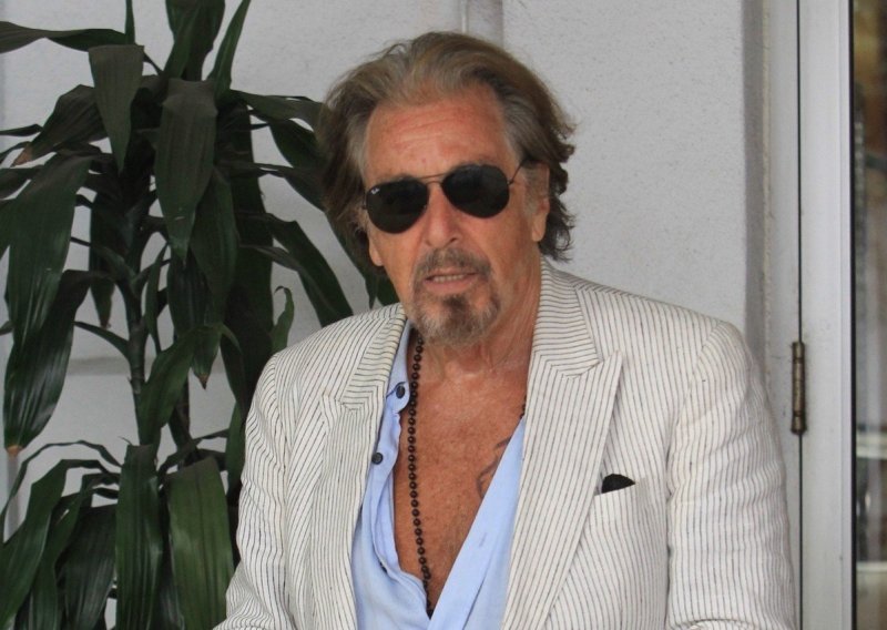 Zavodnik i u 79. godini života: Al Pacino u vezi s upola mlađom djevojkom