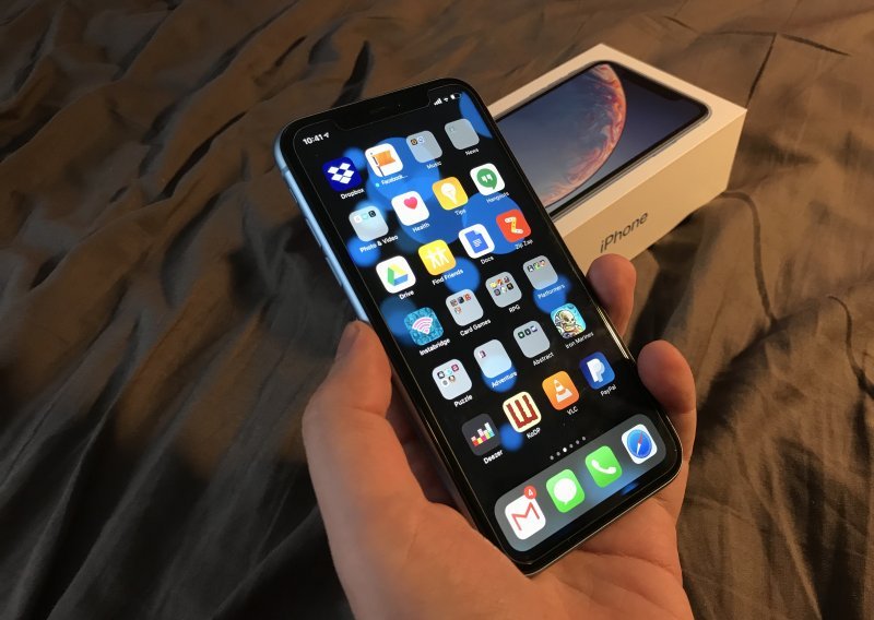 Govori li Apple istinu o tome koliko traju baterije iPhonea?
