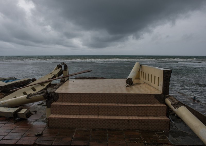 Šest poginulih u potresu na Javi, nema upozorenja na tsunami