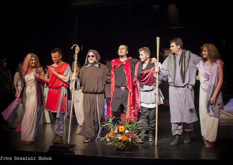 'Antigona-Prockletstvo roda' u Teatru na Trešnjevci
