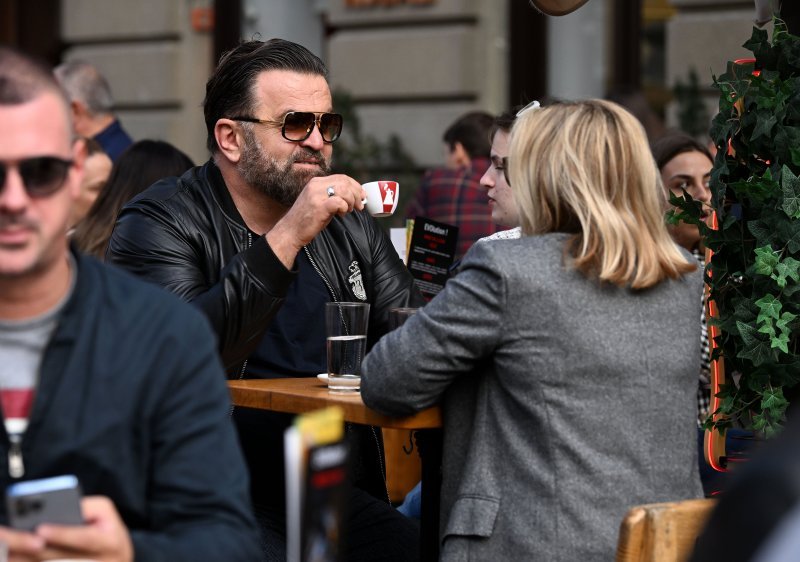 Andrija Jarak sa suprugom popio kavu u centru grada