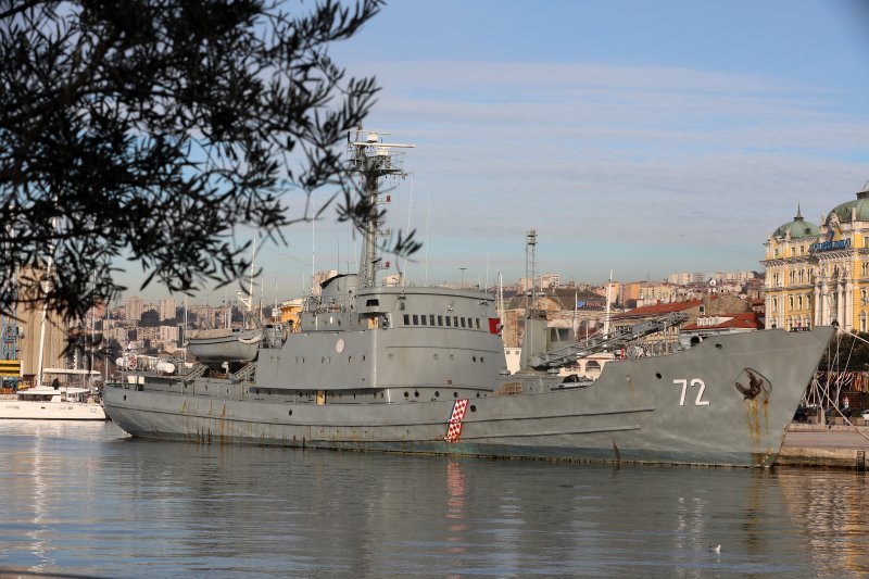 Brod HRM-a Andrija Mohorovičić u riječkoj luci