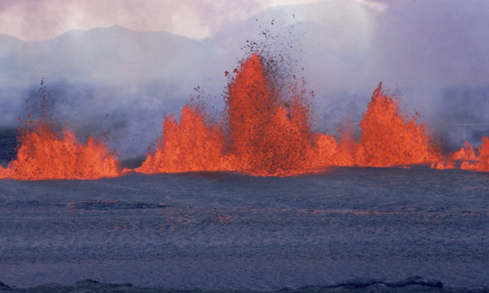 vulkanska erupcija voda