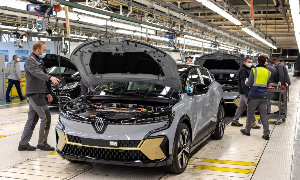 Renault Mégane E-TECH Electric je nulte emisije na cesti, dizajniran je korištenjem recikliranih materijala, ima drugi životni vijek svojih baterija, i lako se reciklira na kraju životnog ciklusa