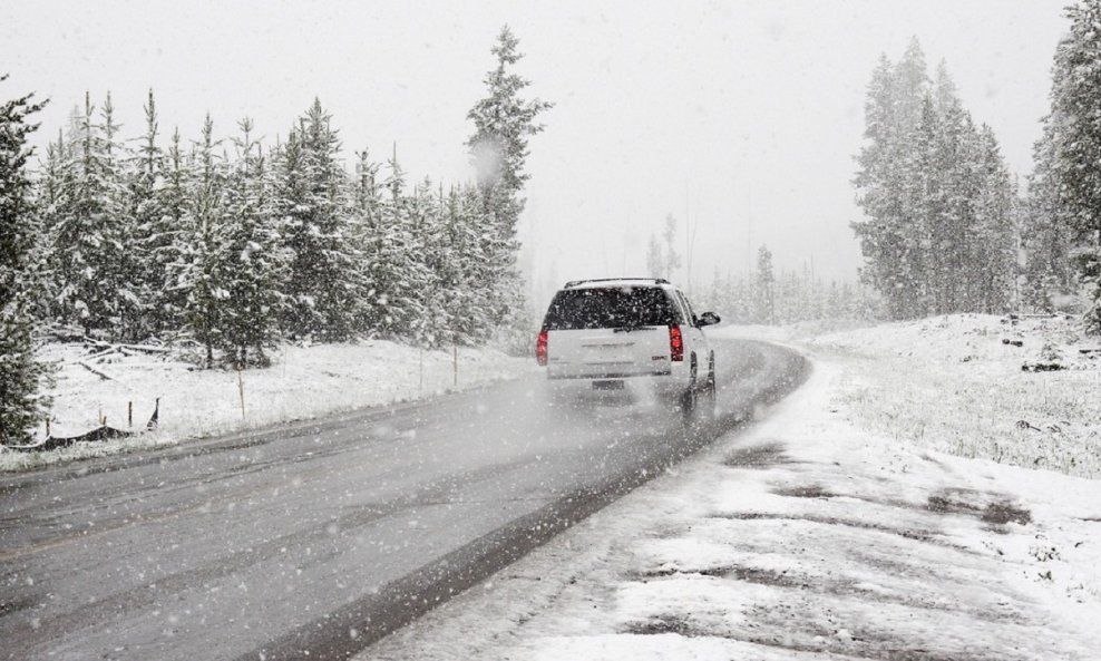Nekoliko praktičnih savjeta koji će vam pomoći preživjeti zimu i izbjeći probleme na cesti
