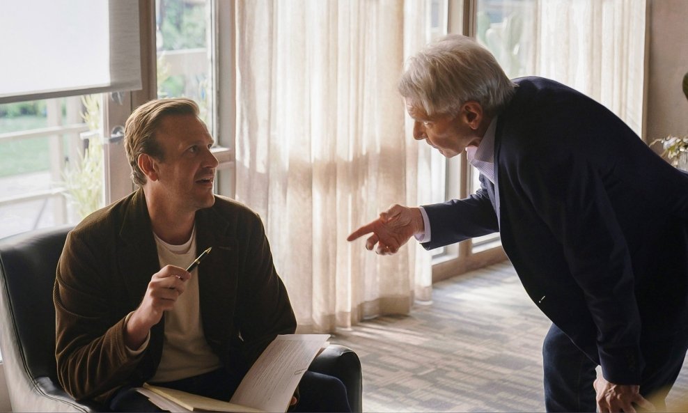 Jason Segel i Harrison Ford u seriji 'Shrinking'