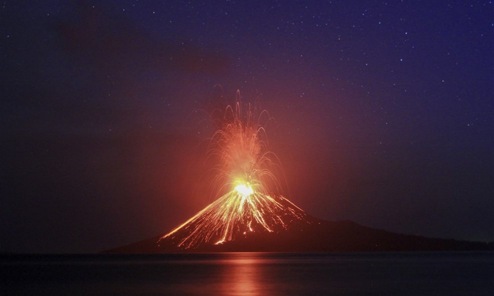 Vulkan Anak Krakatoa