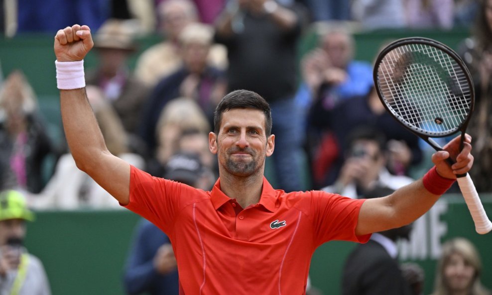 Novak Đoković slavi pobjedu u 1. kolu ATP turnira Monte Carlo. 9.4.2024.