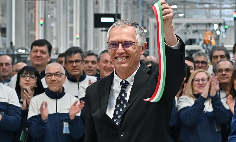 Carlos Tavares je branio odluku da se Alfa Romeo Milano neće proizvoditi u Italiji