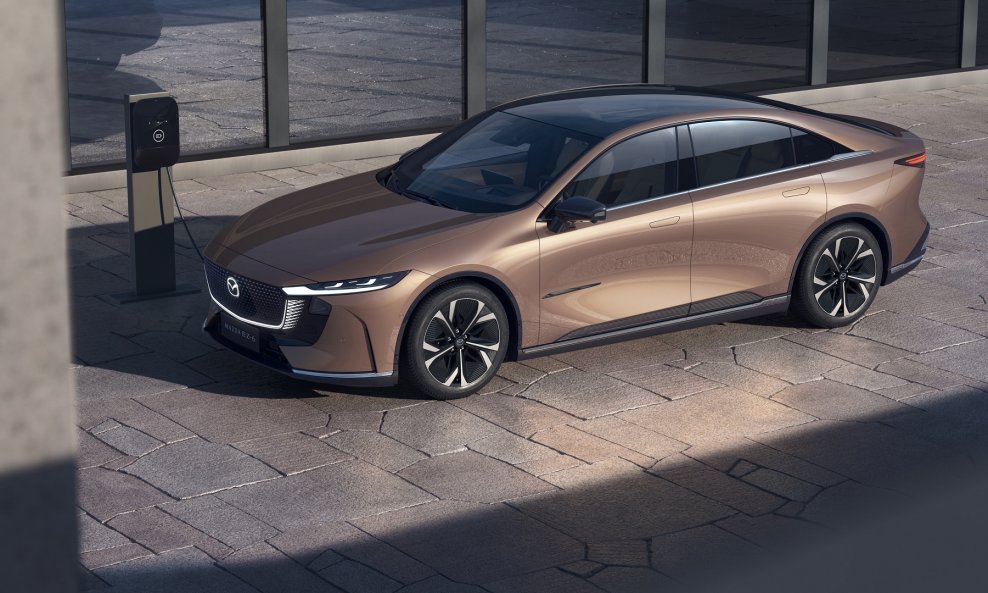 Mazda EZ-6 je planirani model masovne proizvodnje - vanjska boja: Aero Grey Metallic
