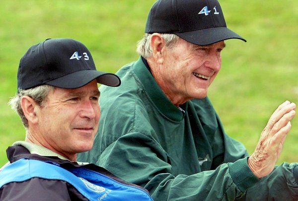 George W. Bush s ocem Georgeom Bushom