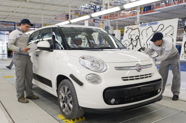 Fiat Chrysler najavio je da će biti prisiljen privremeno zatvoriti tvornicu u Srbiji zbog manjka dijelova