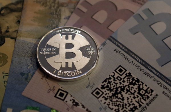 Ulbricht je anonimnost korisnika osiguravao i inzistiranjem na plaćanju u bitcoinima