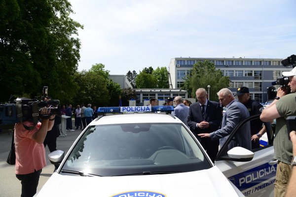 Ministar Božinović na primopredaji prvih 50 vozila s policijskim obilježjima iz kontingenta 522 vozila za policiju
