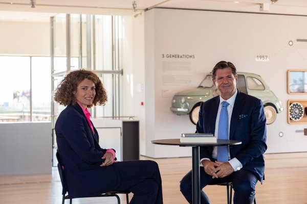 Ginevra Elkann, predsjednica Pinacoteca Agnelli, i Olivier Francois, CEO Fiat-a i Stellantis Global CMO