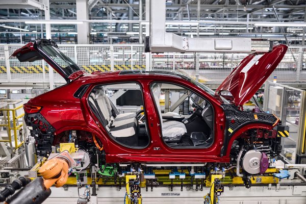 Proizvodnja novog BMW iX2 u tvornici u Regensburgu