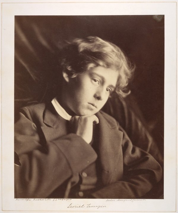 Portret Lionela Tennysona, snimila Julia Margaret Cameron
